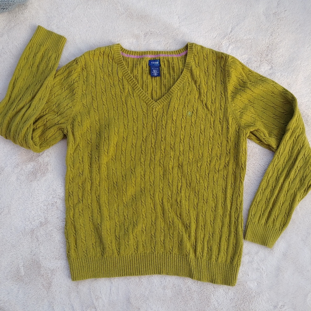 🍍 IZOD V-Neck sweater